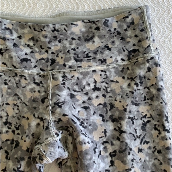 Lululemon Wunder Under Crop Leggings - Picture 2 of 5